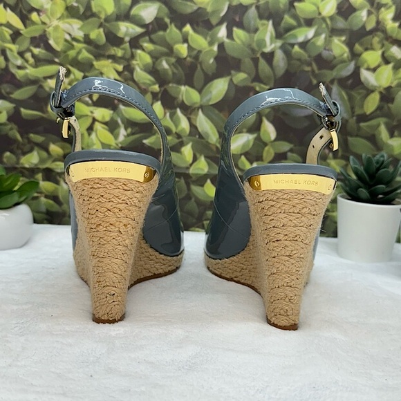 {MICHAEL | Michael Kors} Keegan Slingback Surf Blue Patent Leather Wedge Sandals - Picture 3 of 16